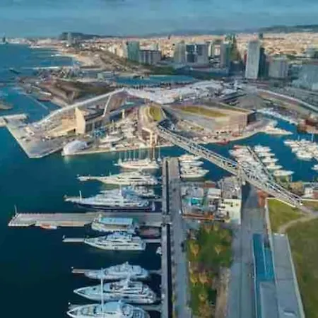 Ботель Cozy Boat In Barcelona & Ac & Wifi & Parking Сан-Адриан-де-Бесос
