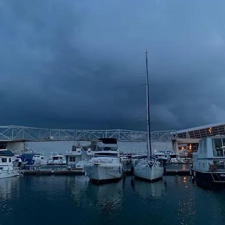 Cozy Boat In Barcelona & Ac & Wifi & Parking Ботель Сан-Адриан-де-Бесос