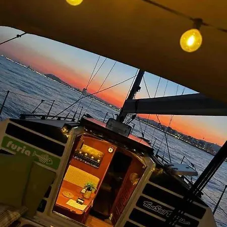 Cozy Boat In Barcelona & Ac & Wifi & Parking