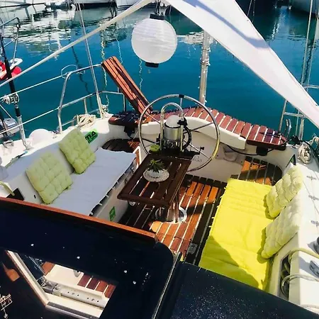 Ботель Cozy Boat In Barcelona & Ac & Wifi & Parking