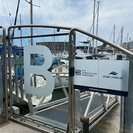 Cozy Boat In Barcelona & Ac & Wifi & Parking Ботель Сан-Адриан-де-Бесос